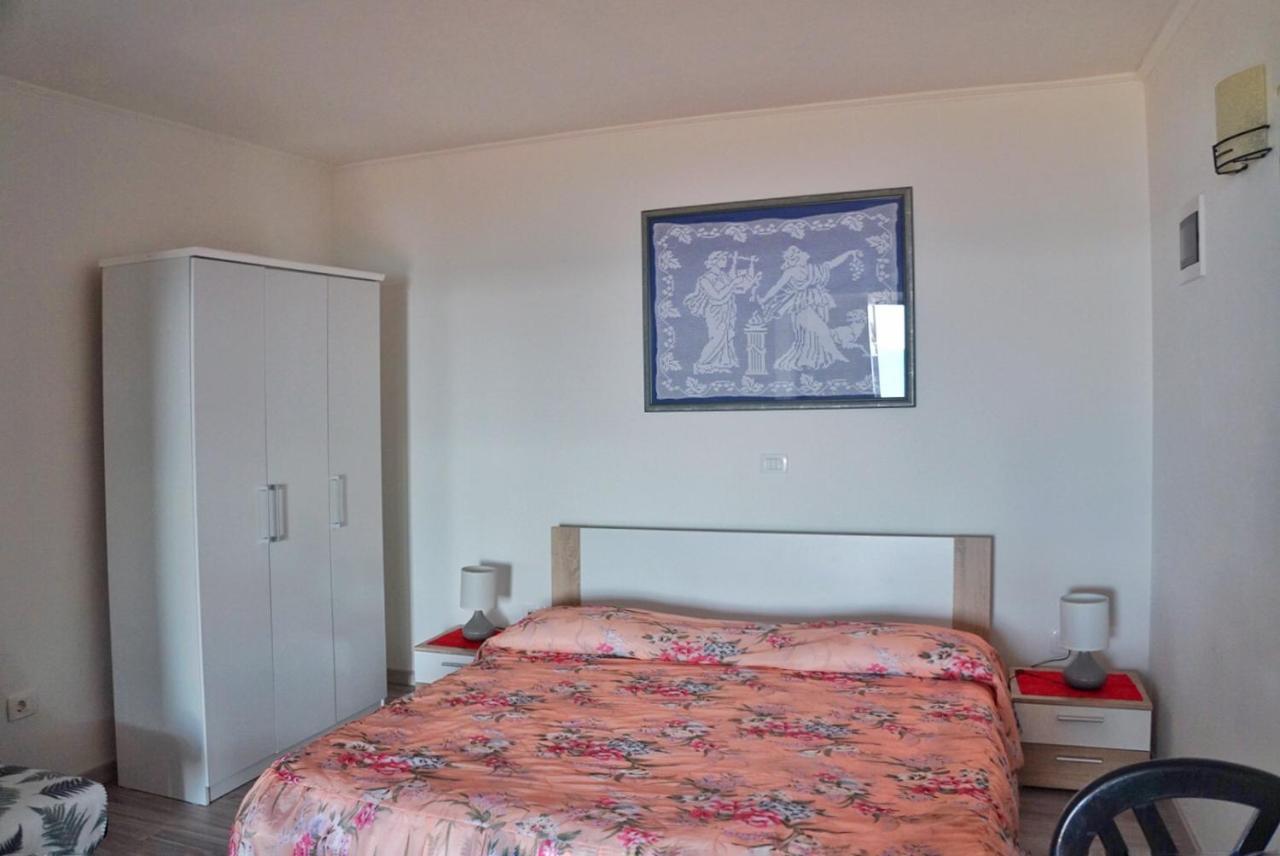 Apartmani Vesna Zambratija  Eksteriør billede