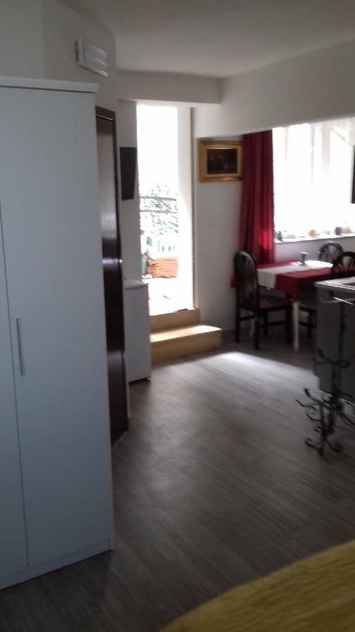 Apartmani Vesna Zambratija  Eksteriør billede